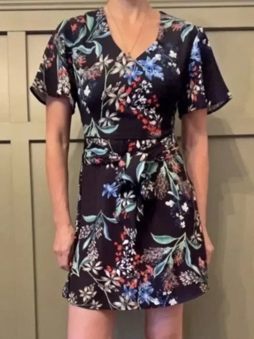 Stylestalker Avalon A-Line Mini Dress in Black Floral Print Size Small